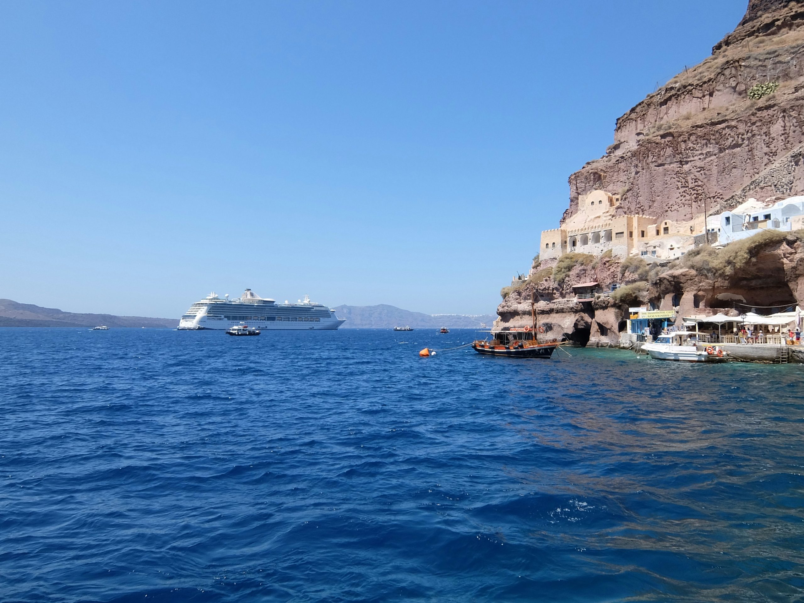 discover the beauty of greece with unforgettable island cruises. explore stunning beaches, ancient ruins, and charming villages on a greek island cruise adventure.
